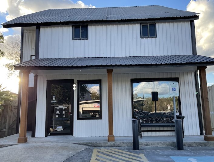 Cosa Bella Salon exterior on Yale Street in Houston Heights